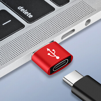 Redukcia adaptér s USB-C výstupom as USB 3.0 vstupom čierna